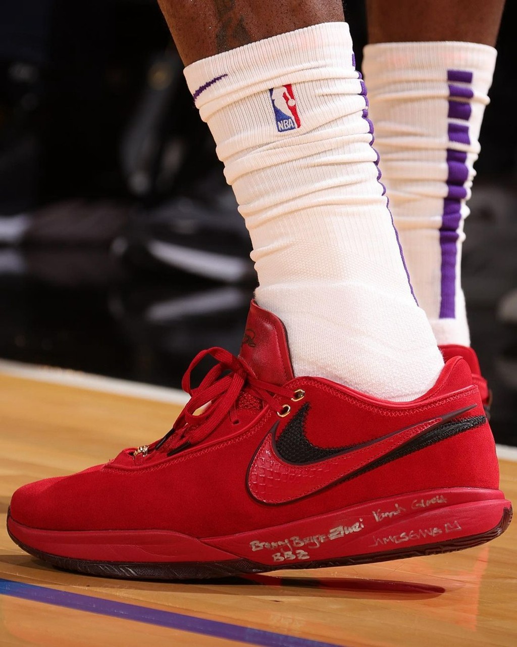 窗口期皇家马德里备战NBA常规赛，远射贴柱细节曝光，球迷炸锅，更衣室氛围转暖的简单介绍-球速官网