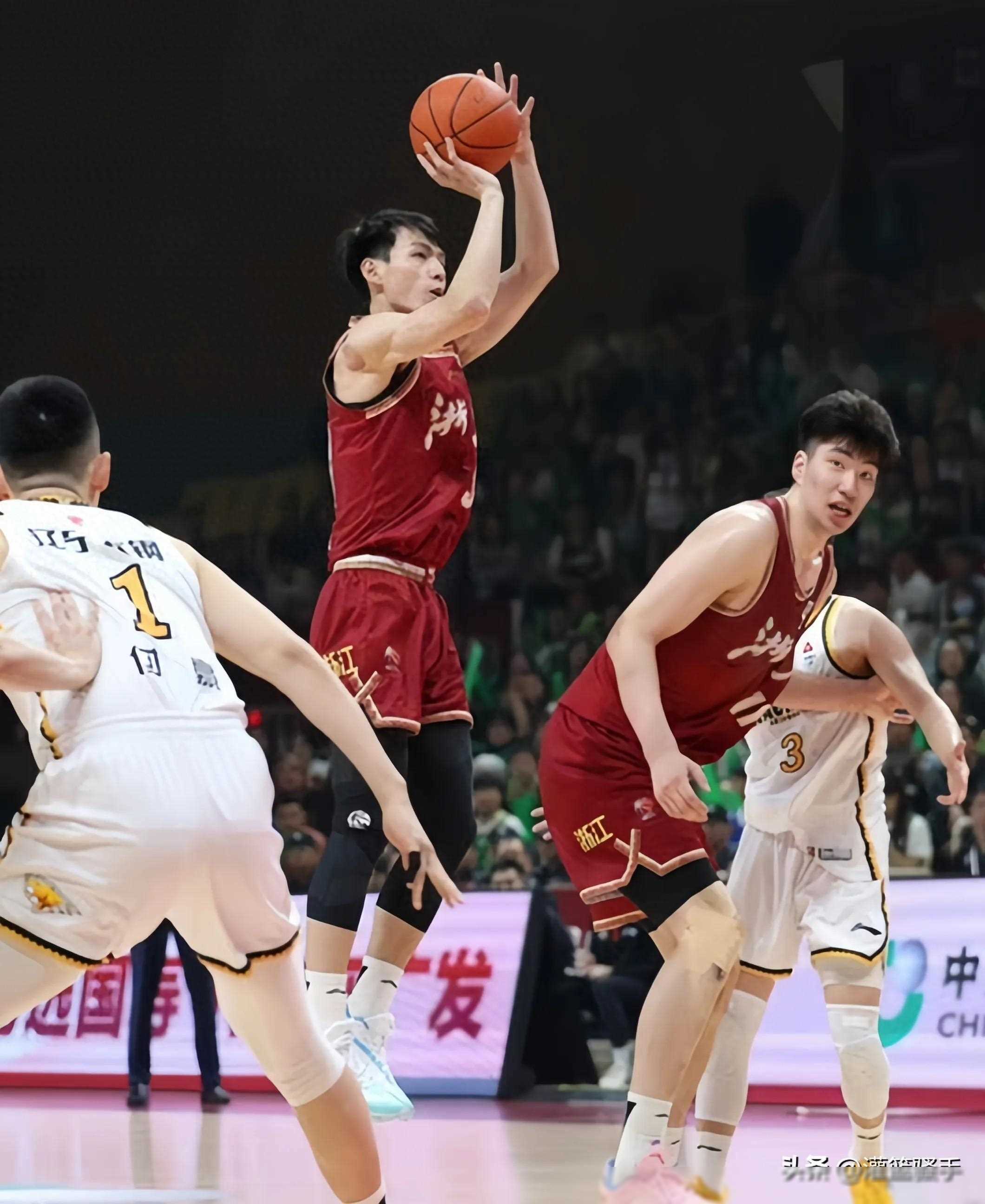 关于布莱顿迎CBA季后赛关键赛，集结日完成体检，赛场秩序良好，球探报告显示潜力的信息